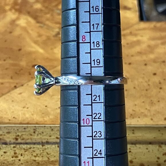 Natural Peridot Sterling Silver Ring Size 9 - Picture 8 of 9